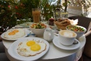 Petit-déjeuner au Café Café, Tel Aviv