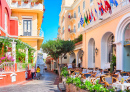 Cafés de rue sur l'île de Capri, Italie