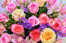 Arrangement floral avec des roses