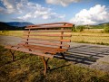 Un banc et son ombre