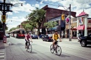 Cyclistes sur Queen Street, Toronto