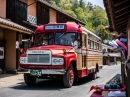 Un bus dans un village japonais