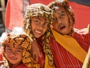 Enfants habillés traditionnellement, Indonésie