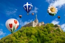 Ballons à air chaud au-dessus du Mont Saint-Michel