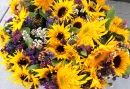 Tas de fleurs de la ferme au marché