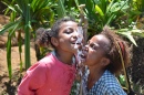 Filles heureuses à Papua, Nouvelle Guinée