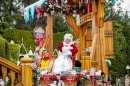 Parade fantaisiste de Disneyland à Noël
