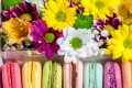 Fleurs et macarons