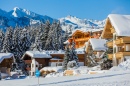 Chalets couverts de neige, Alpes Autrichiennes