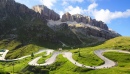 Route de montagne dans les Dolomites