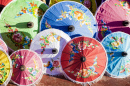 Ombrelles colorées faites à la main