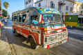 Minibus dans les rues de Saint-Louis, Sénégal