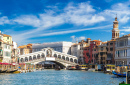 Gondole au pont de Rialto, Venise