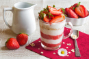 Dessert avec du Yogourt aux fraises