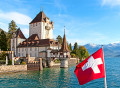 Château de Oberhofen sur le lac de Thun, Suisse