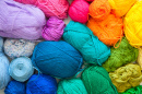 Boules de laine colorées