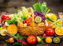 Fruits et légumes dans un panier
