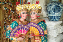 Danseurs Legong De Bali