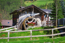 Moulin à eau ancien dans les Dolomites
