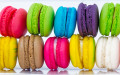 Macarons colorés