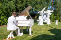 Piano dans le jardin