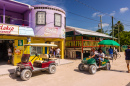 Chariots de golf à Caye Caulker, Belize
