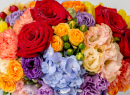 Bouquet de roses assorties pour un marriage