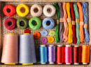Bobines de fil colorés