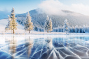 Lac gelé dans les montagnes des Carpates