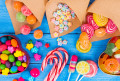 Assoriment de sucettes et de bonbons