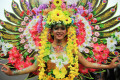Parade de fleurs en Indonésie