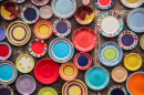 Assiettes en porcelaine colorées