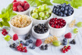 Assortiment de baies et de fruits rouges