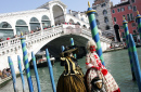 Le pont Rialto de Venise durant le carnaval