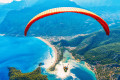 Parapente au-dessus de Oludeniz, Turquie