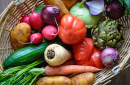Légumes frais dans un panier