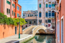 Pont au-dessus d'un canal à Venise, Italie