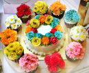 Petits gâteaux et fleurs de printemps