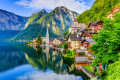 Village de montagnes d'Hallstatt, Alpes Autrichiennes