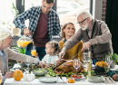 Famille célébrant Thanksgiving