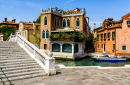 Canaux étroits à Venise