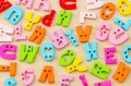 Lettres de l’alphabet en plastique