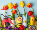 Tulipes et jouets en papier