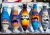 Souvenirs de bouteilles de sable colorées en Egypte