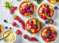 Tartes aux fruits avec crème pâtissière au citron