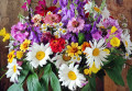 Bouquet de fleurs de jardin de style rustique