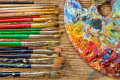 Palette de couleurs avec pinceaux