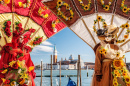 Masques de carnaval lors d’un festival à Venise, Italie