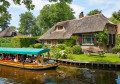 Canaux d’eau à Giethoorn, Pays-Bas