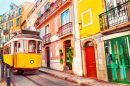Yellow Vintage Tram à Lisbonne, Portugal